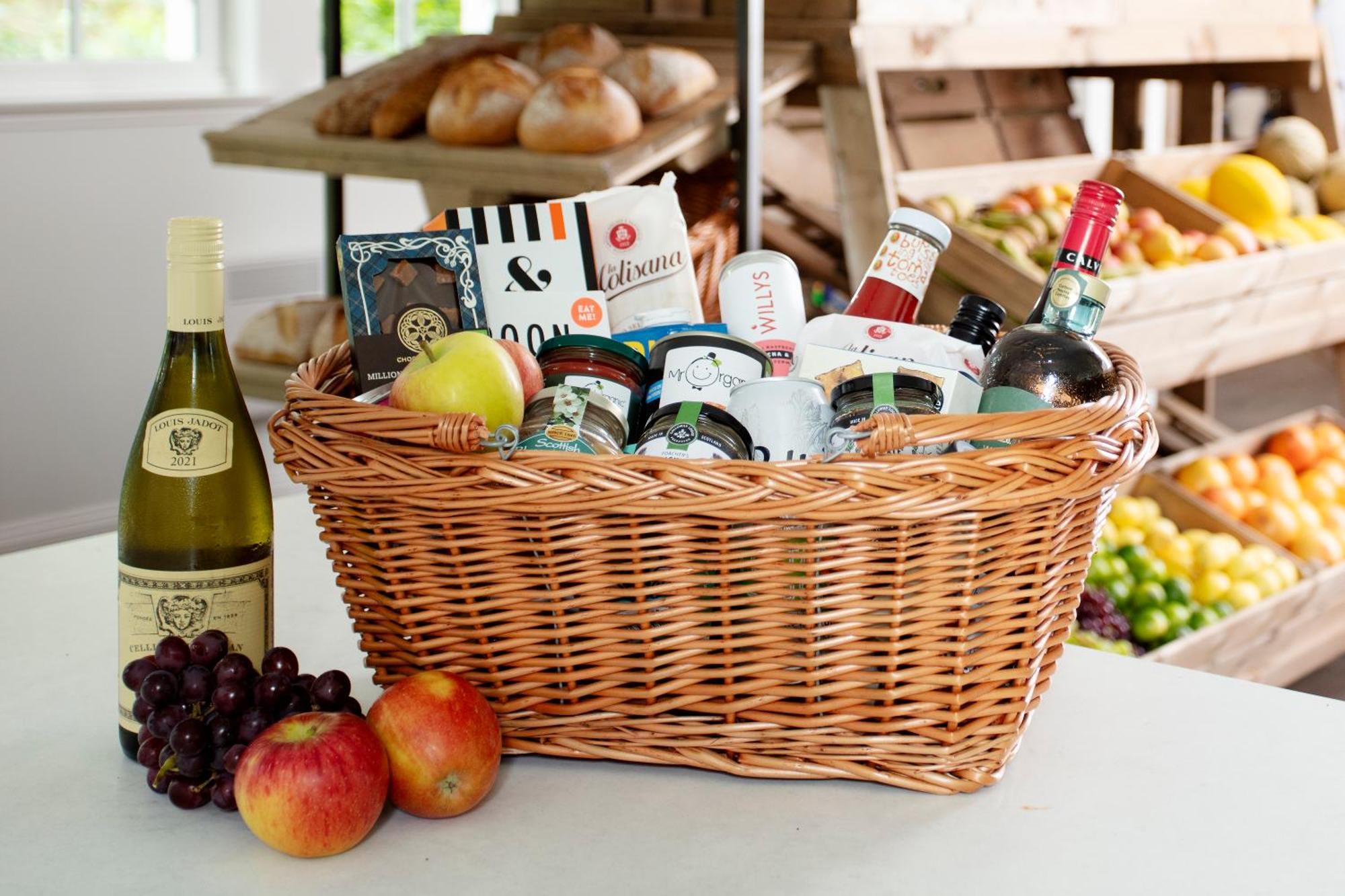 Schloss Roxburghe, Part Of Destination By Hyatt Eksteriør billede A picnic basket