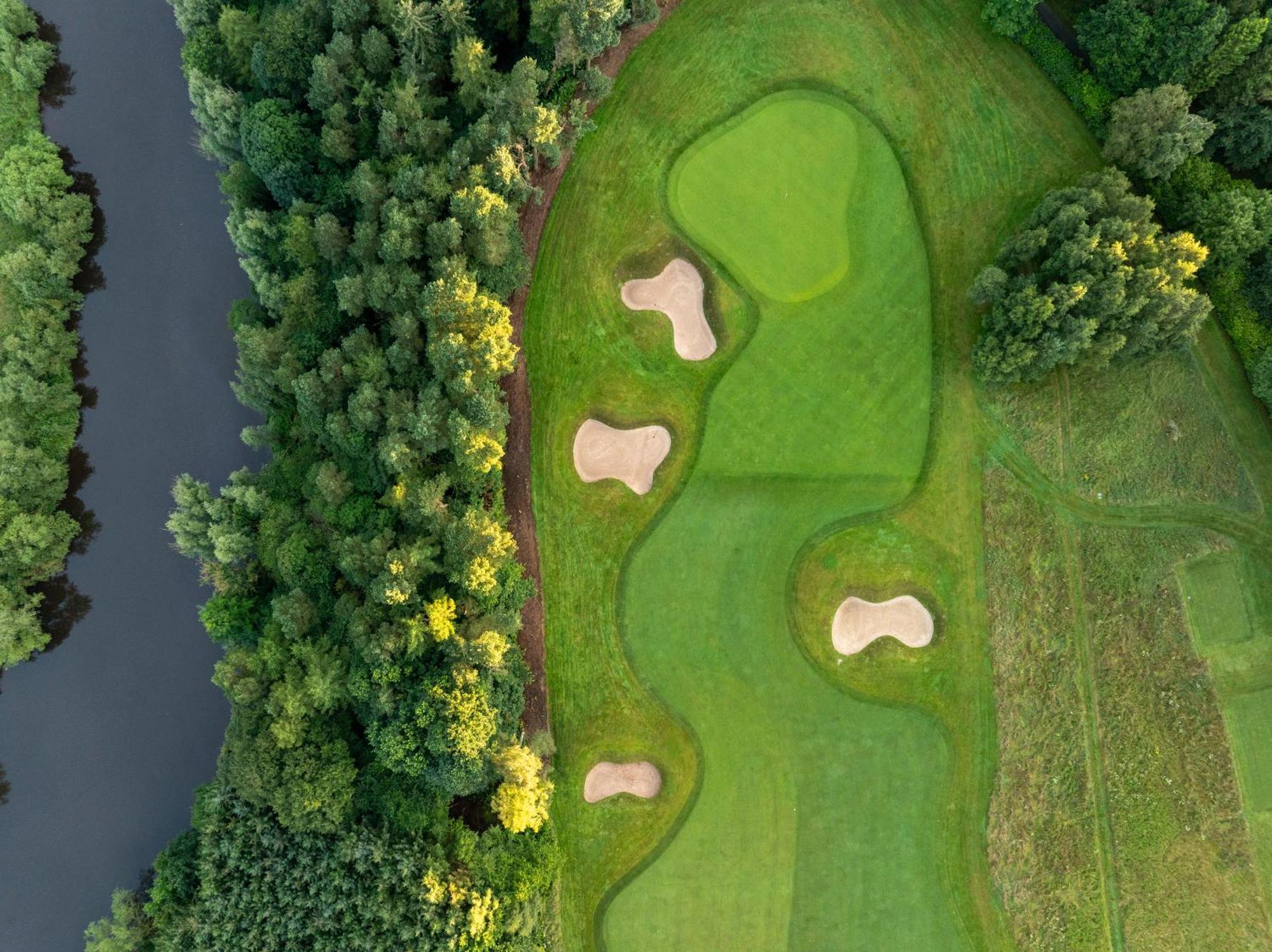 Schloss Roxburghe, Part Of Destination By Hyatt Eksteriør billede The 17th hole at the 2016 U.S. Open
