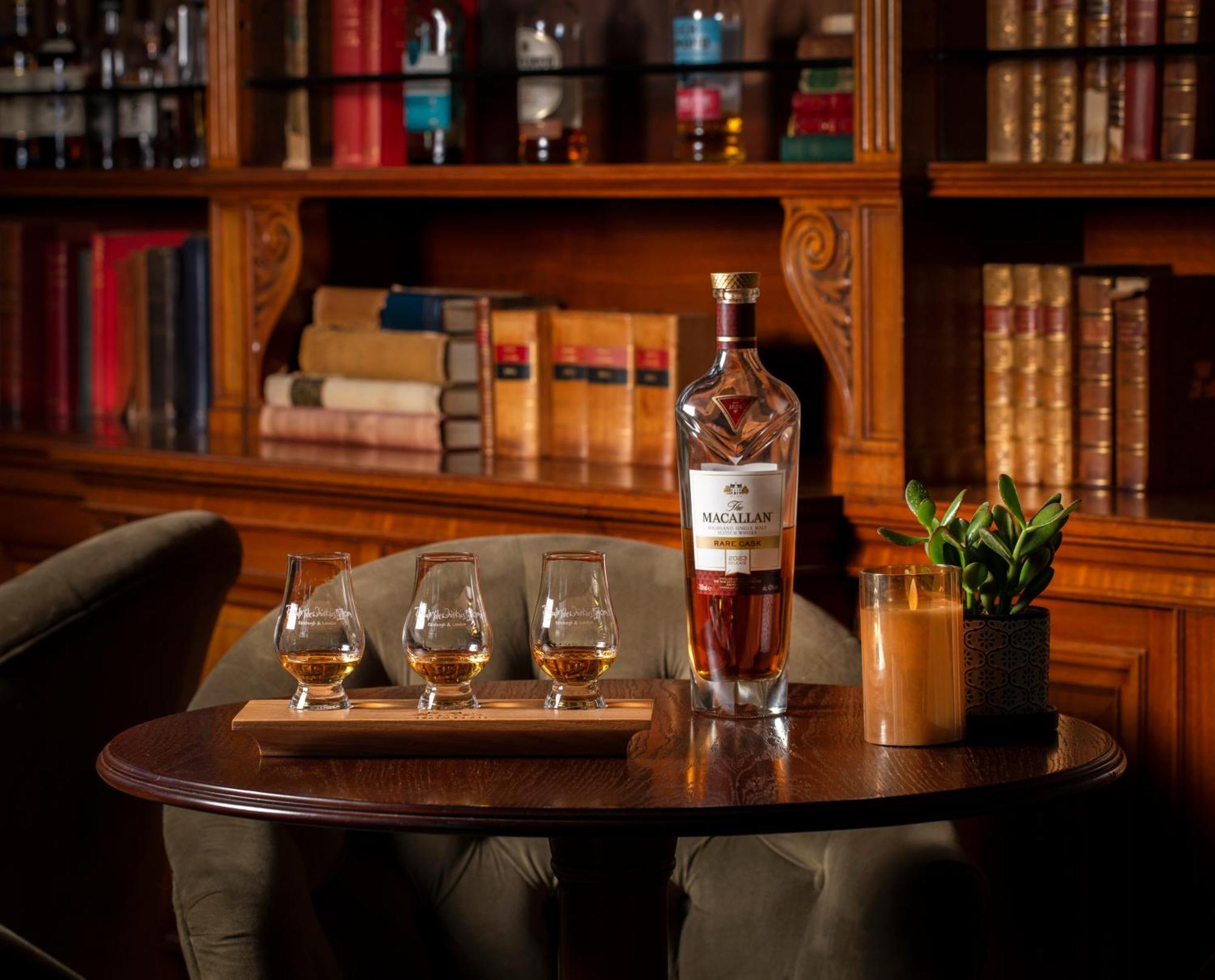 Schloss Roxburghe, Part Of Destination By Hyatt Eksteriør billede A bottle of Macallan 40 Year Old