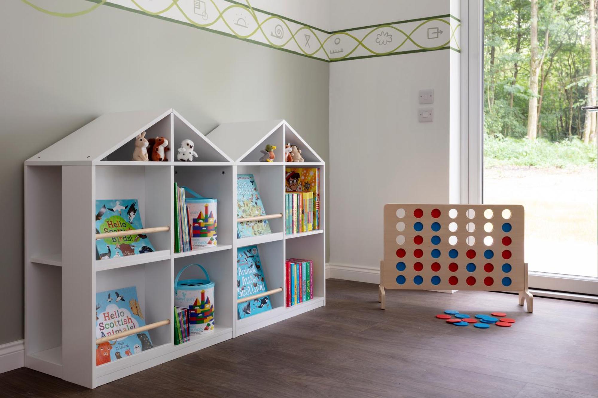 Schloss Roxburghe, Part Of Destination By Hyatt Eksteriør billede A children's bookcase